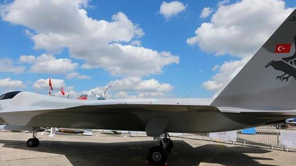 نموذج لمقاتلة تركية محلية الصنع