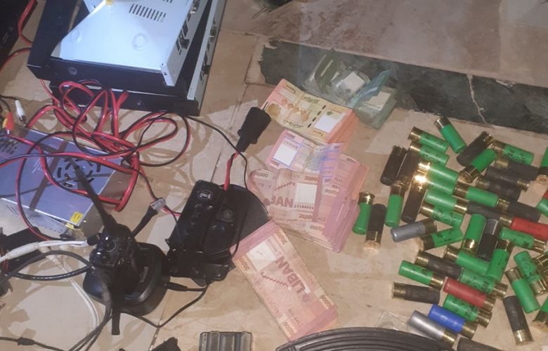 بالصور: عمليات دهم في حي الشروانة بعد اشتباكات بين عائلتين 3 بالصور: عمليات دهم في حي الشروانة بعد اشتباكات بين عائلتين