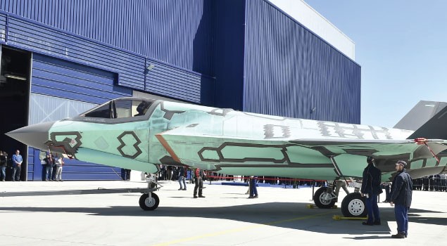 إيطاليا أطلقت أول طائرة F-35B